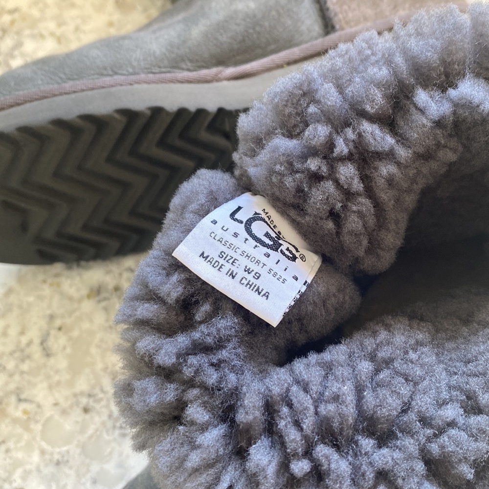 Grey ugg boots - Picture 4 of 11
